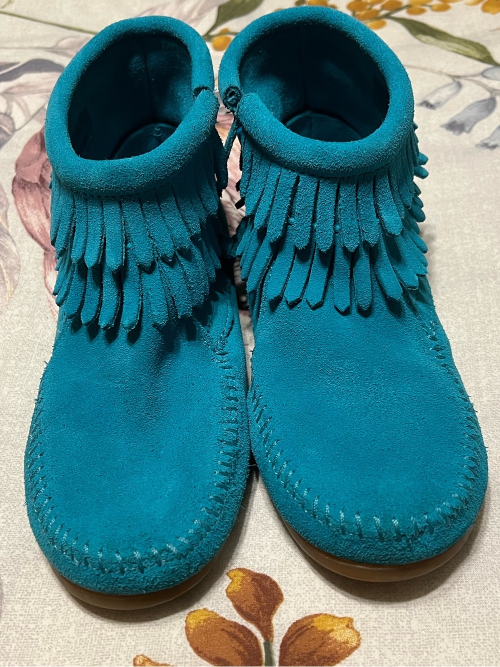 NWOT Minnetonka Turquoise Leather Double Fringe Side Zip Moccasin Boots Size 4